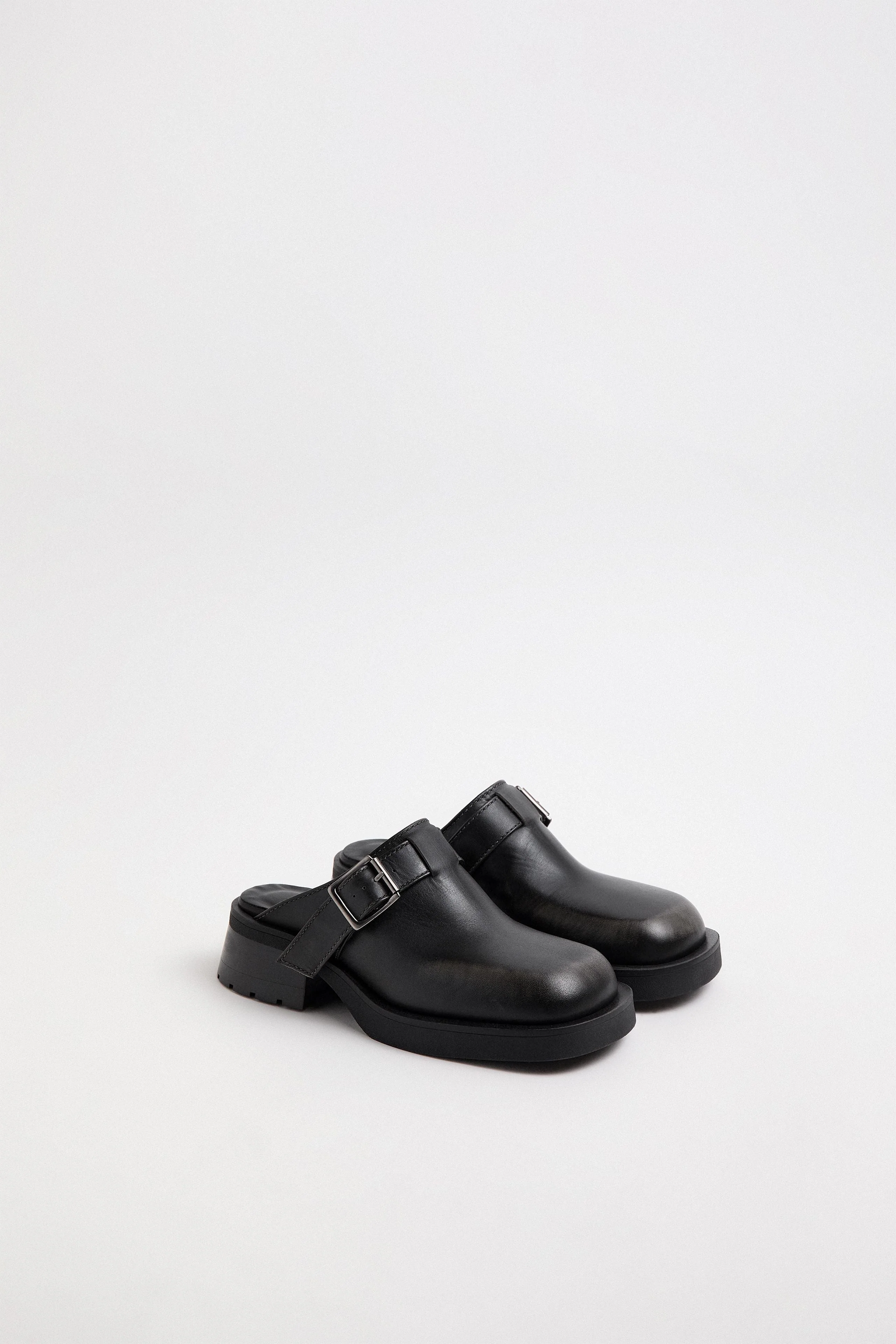 Aroa Mules | Dark Grey - Image 5