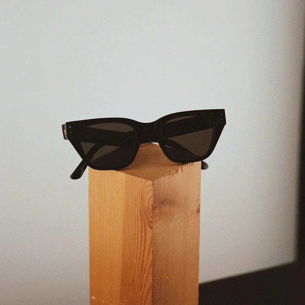 Memphis Sunglasses Black - Image 3